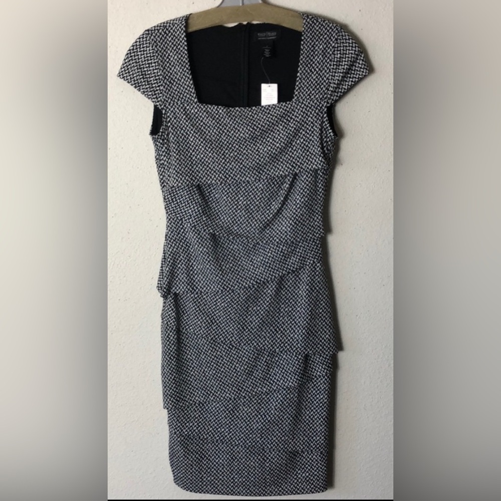NEW Size 2 White House Black Market Instantly Slimming Black/White Sheath Dress